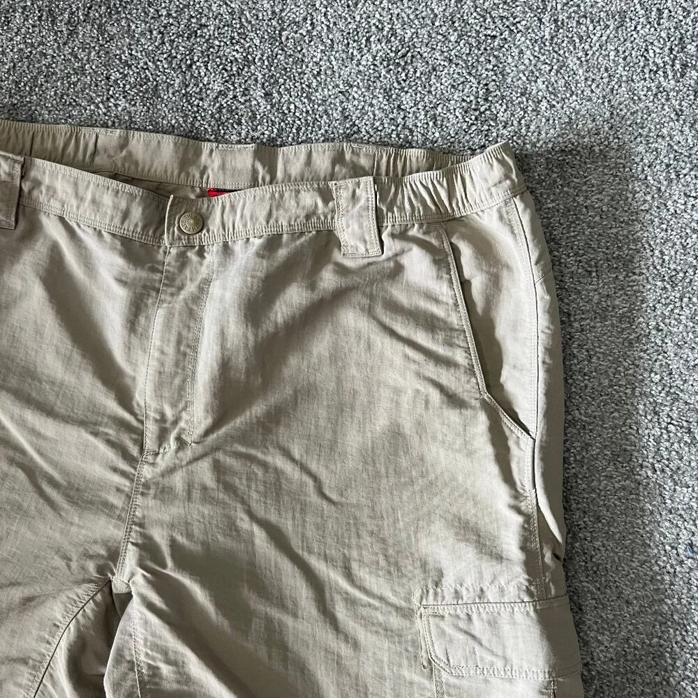 The North Face cargo shorts mens XL‎ tan khaki outdoor hiking casual camping